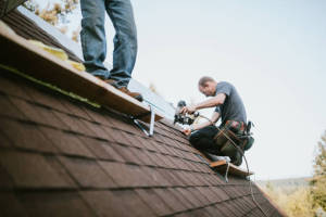 Local Roofers in Cpe St Claire, MD
